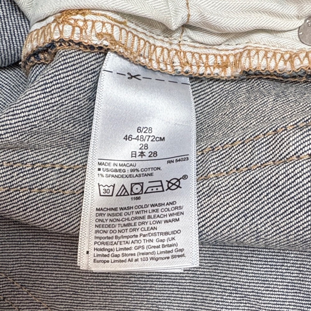 GAP High Waisted Distressed Button Up Jorts Size 28 EUC - Picture 4 of 6